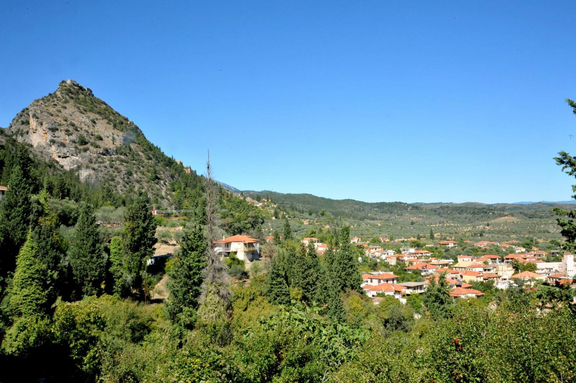 Elegant Stone Mansion In Historic Mystras Leilighet Eksteriør bilde